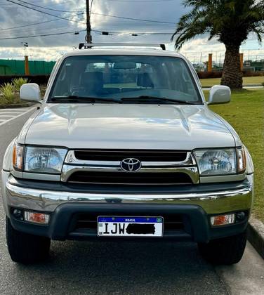 TOYOTA HILUX SW4 3.0 4X4 8V TURBO DIESEL 4P MANUAL